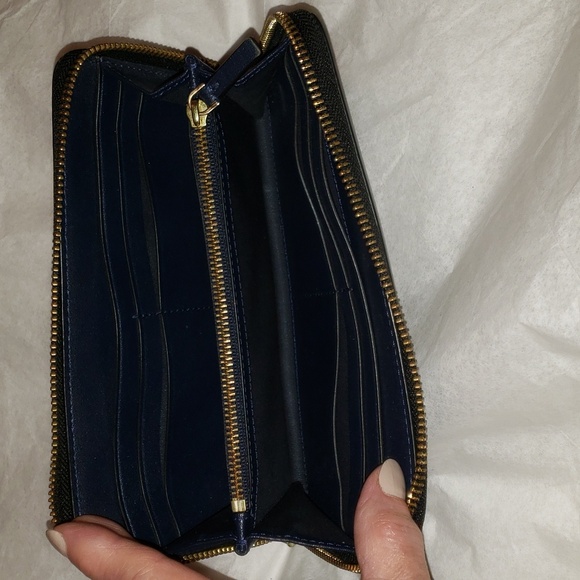 Tory Burch Robinson Continental Zip Around Wallet Black - Picture 9 of 10